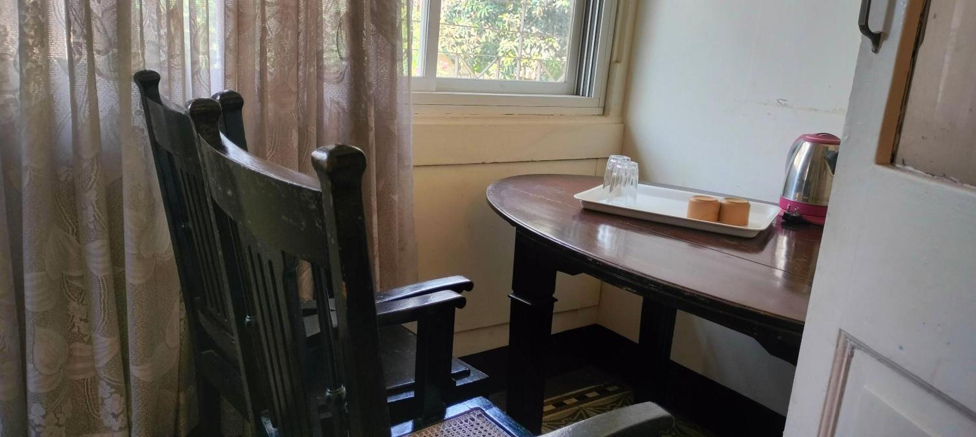 Bed And Breakfast At Colaba Mumbai  Buitenkant foto