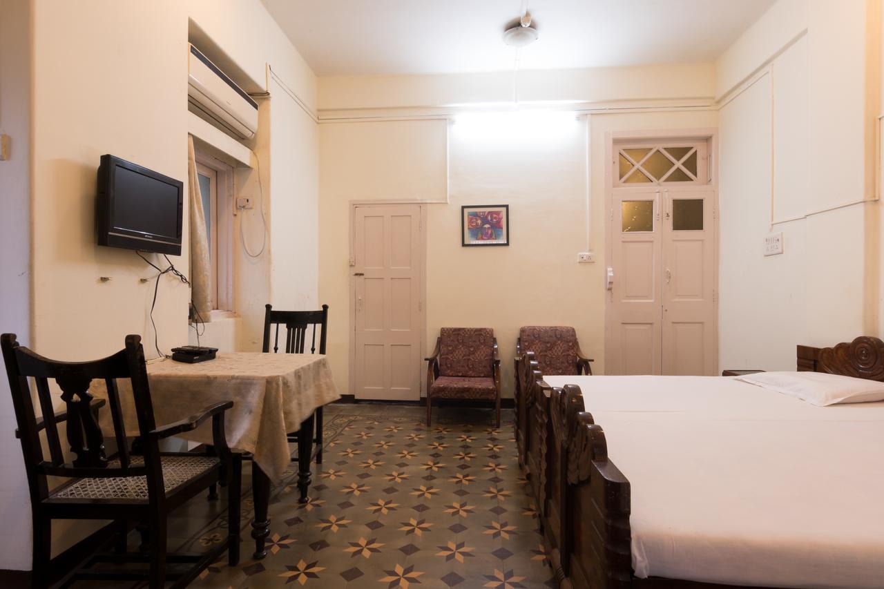 Bed And Breakfast At Colaba Mumbai  Buitenkant foto