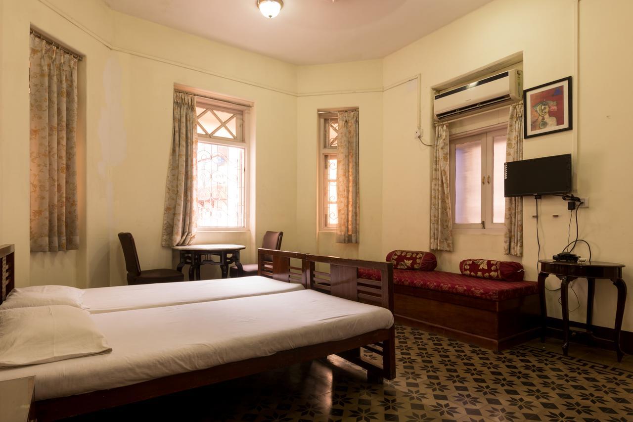 Bed And Breakfast At Colaba Mumbai  Buitenkant foto